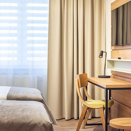 Novy Hotel Zielona Gora  Ngoại thất bức ảnh