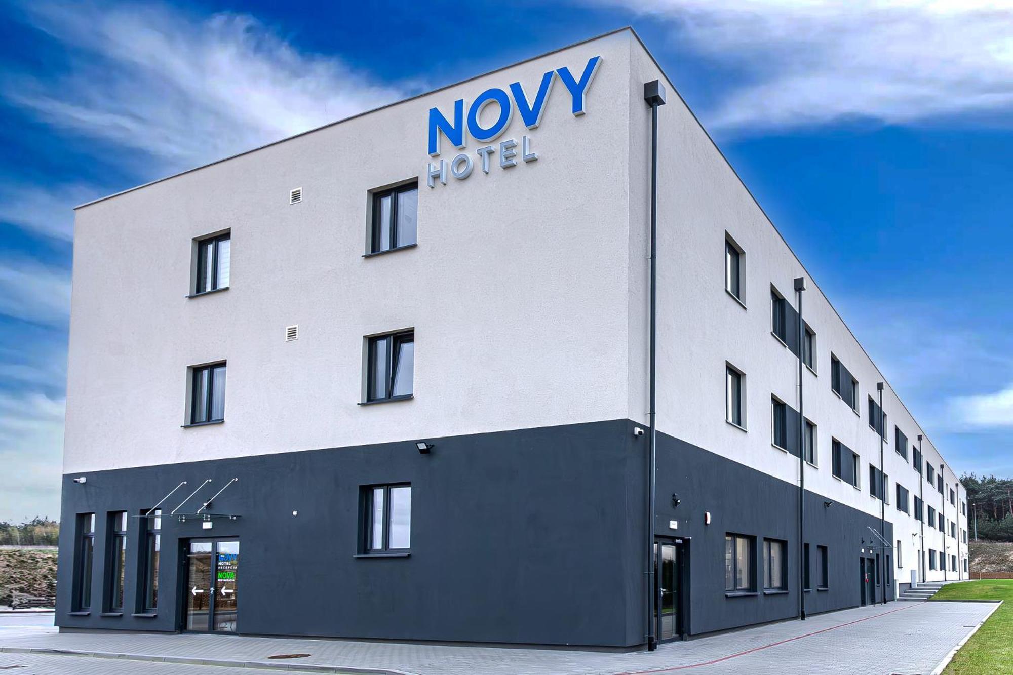 Novy Hotel Zielona Gora  Ngoại thất bức ảnh