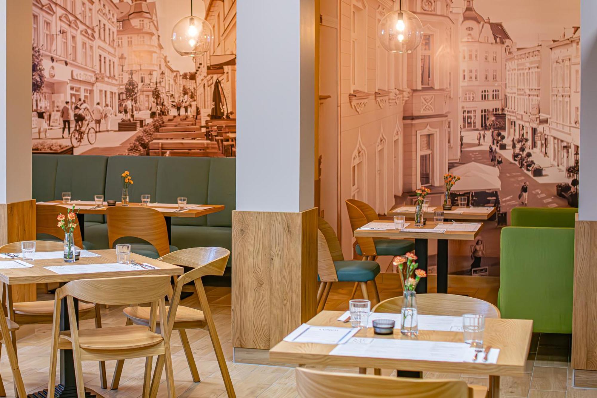 Novy Hotel Zielona Gora  Ngoại thất bức ảnh