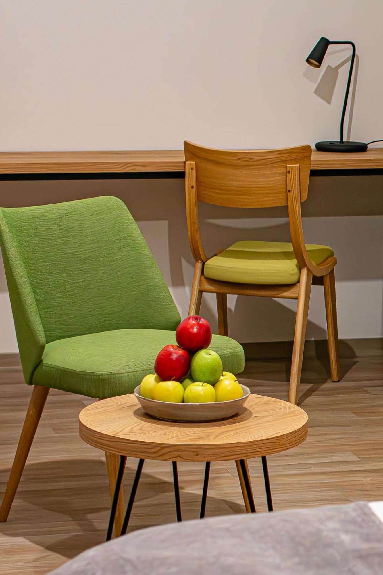 Novy Hotel Zielona Gora  Ngoại thất bức ảnh