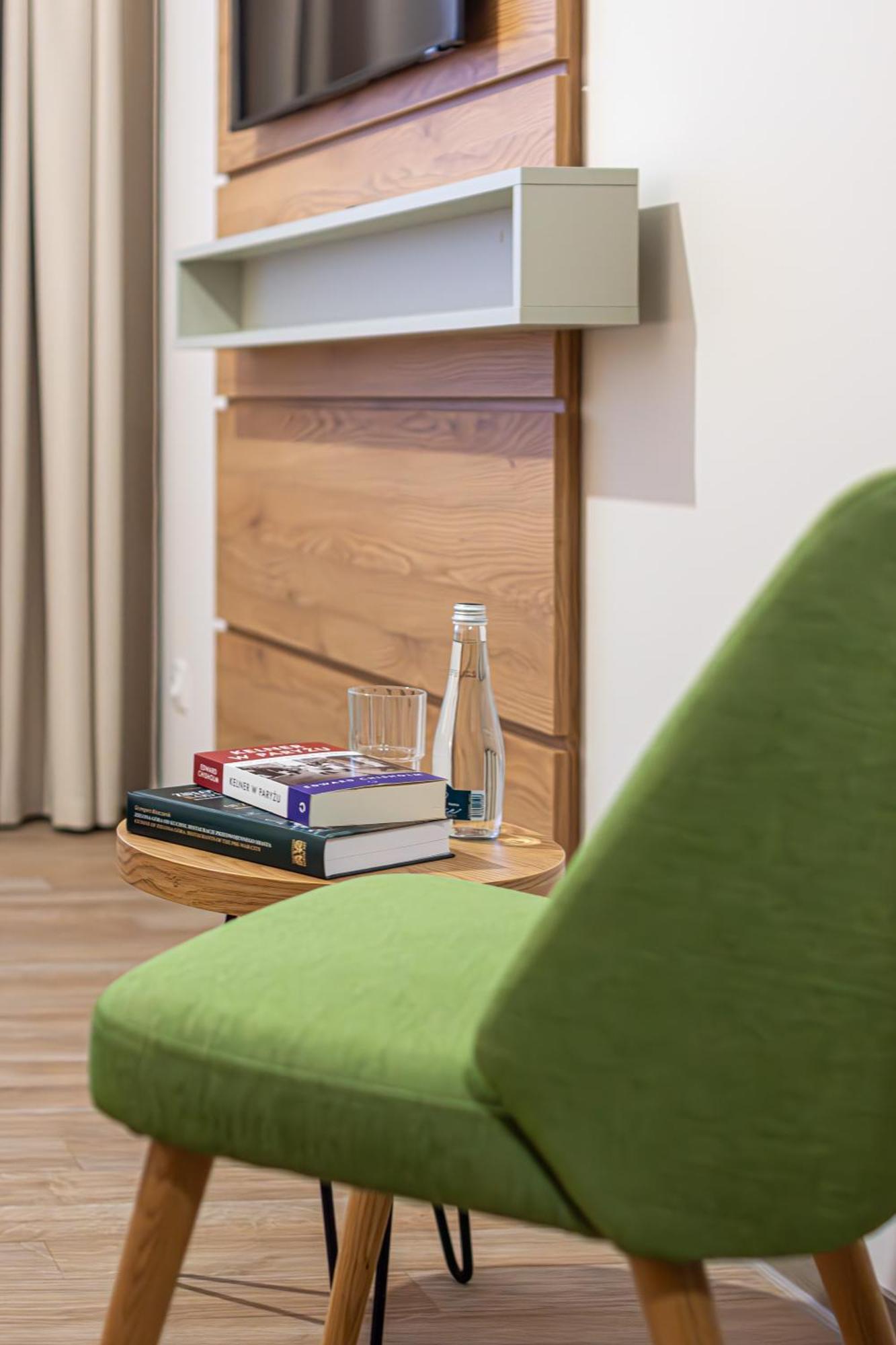 Novy Hotel Zielona Gora  Ngoại thất bức ảnh