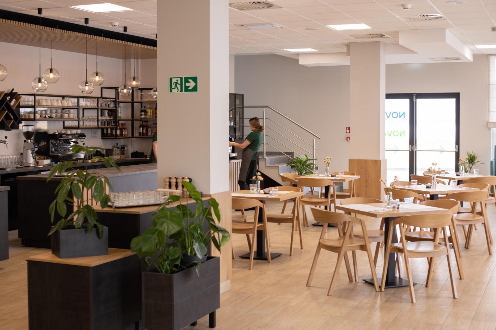 Novy Hotel Zielona Gora  Ngoại thất bức ảnh